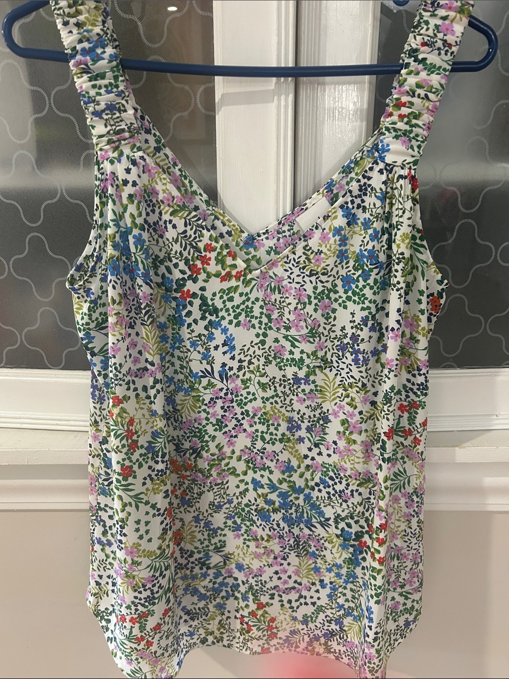 Cabi Women's Floral V-Neck  Top - White Multicolor